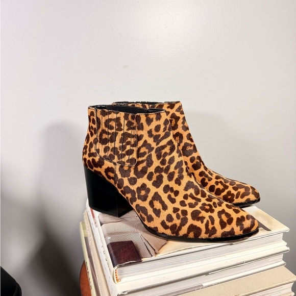 1. State Shoes - 1. State Women’s Size 9 Calf Hair Leather Leopard Ankle Boots.